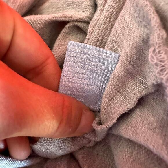 Womens Sweater Size Medium Cut Out Shoulder Lace Detail Casual Indie Travel - Picture 8 of 8